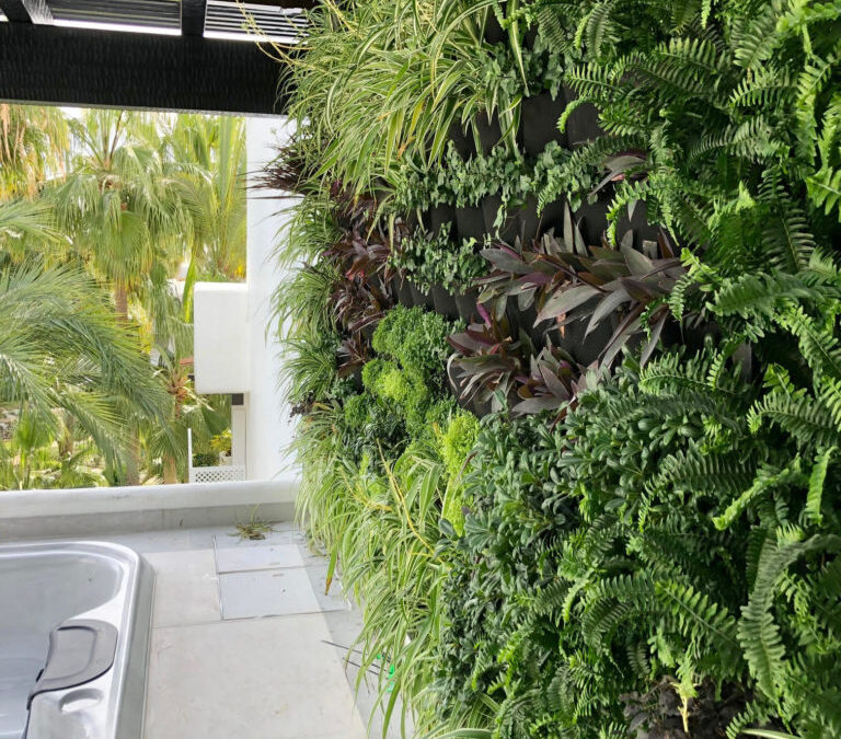Atico con jardín vertical y spa